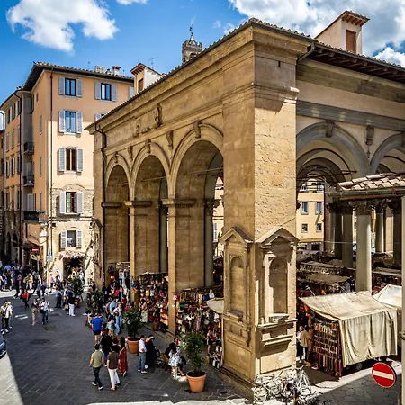 La Loggia Del Porcellino